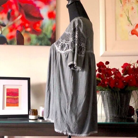 POL Front Lace, Flowy Gray Short Sleeve Small - Picture 3 of 8